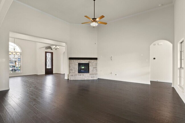 Building Photo - 601 Winslow Ln