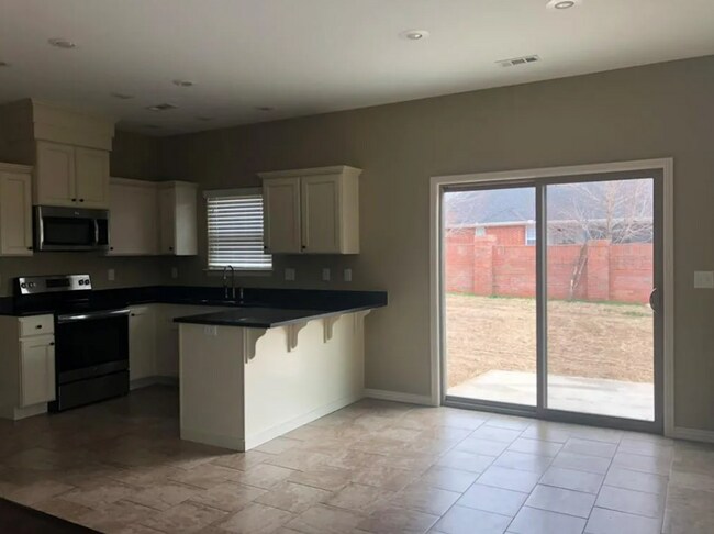 Photo - 4856 Castlewood Ln Apartment