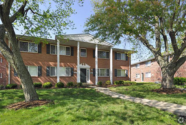 Charbonier Manor Apartments - Florissant, MO | Apartments.com