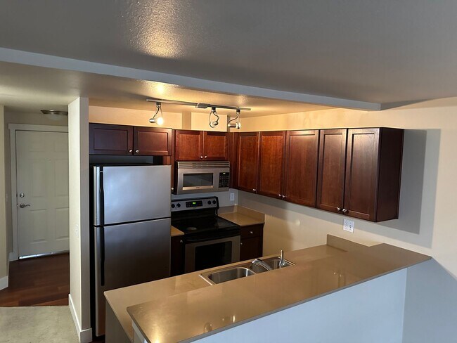 Foto del edificio - Quiet Updated South Queen 1bd 1bath Condo ...
