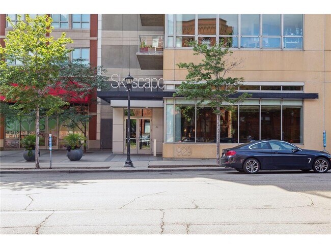 Building Photo - 929 Portland Ave