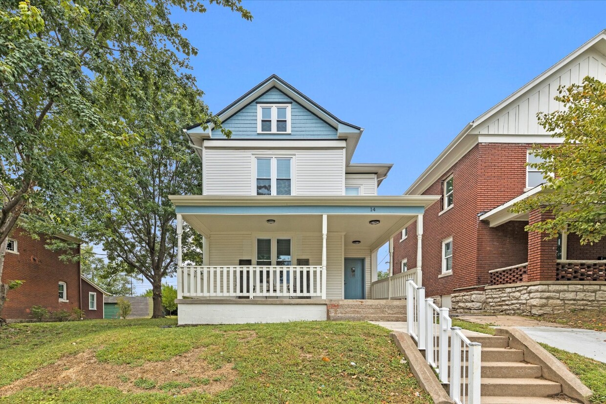Primary Photo - Stunning Fully Remodeled 2-Story Home in K...