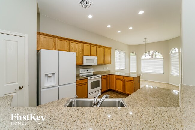 Foto del edificio - 12891 Westminster Dr