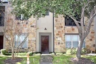 Building Photo - 5747 Prospect Ave