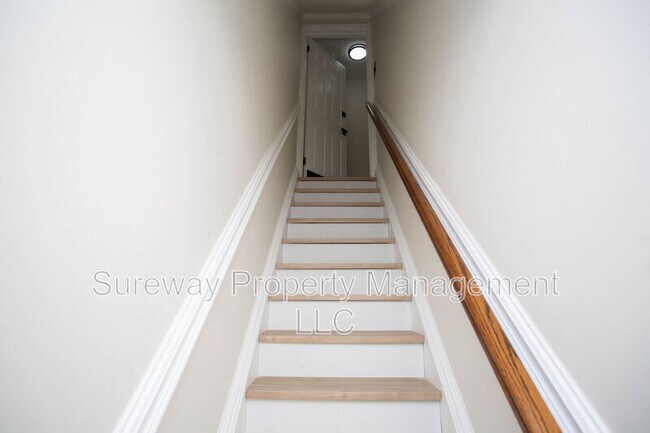 Foto del edificio - 816 Winding Way