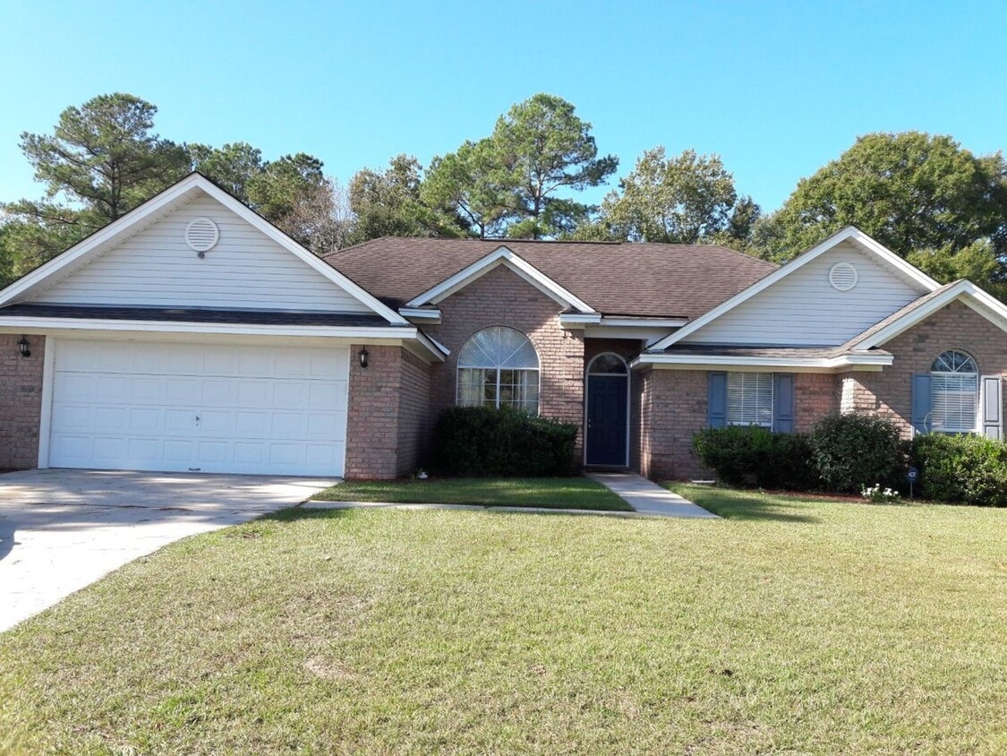 Primary Photo - 119 Raindance Rd 3-bedroom, 2-bath Pooler ...
