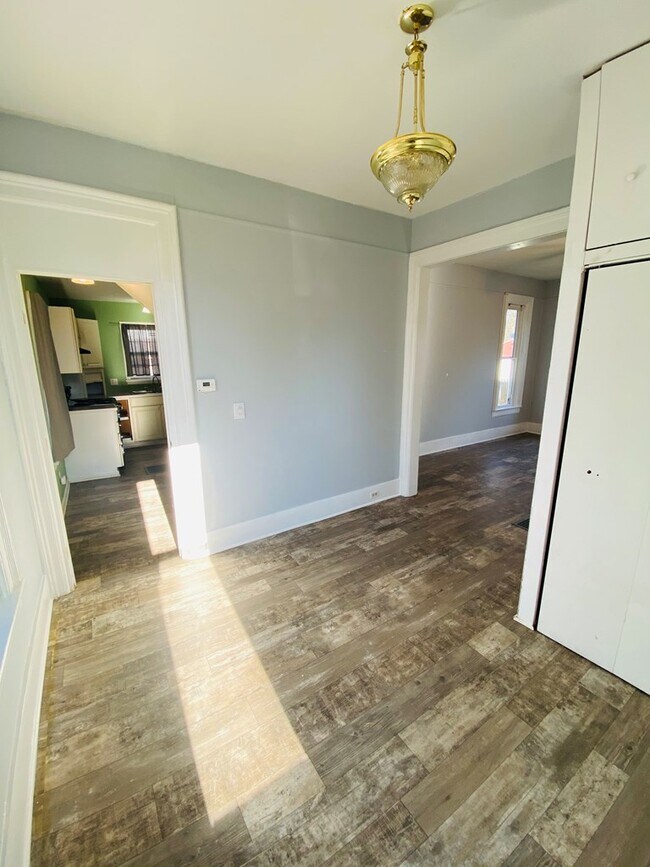 Foto del edificio - 708 Winsor Ave