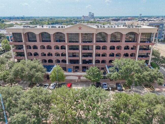 Building Photo - 505 Bastrop St