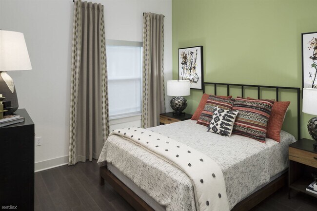 Foto del edificio - 1 br, 1 bath Condo - 300 E Croslin St