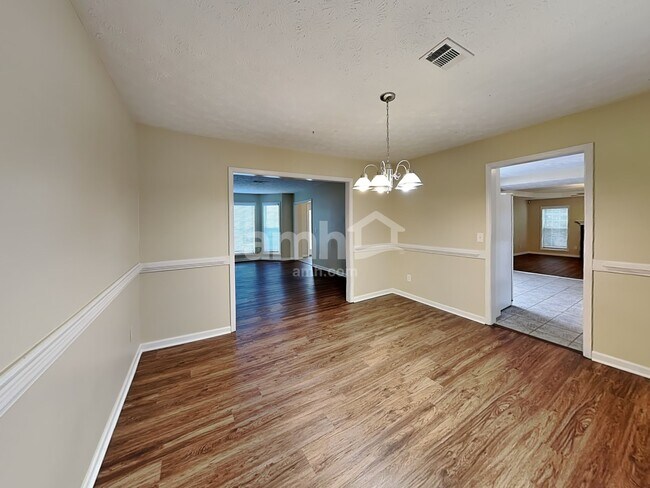 Building Photo - 5093 Eagles Nest Court
