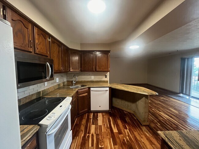 Foto del edificio - 7283 Beacon Hill Dr