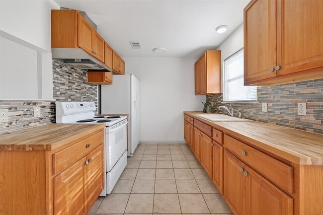 Foto del edificio - 2007 Antoine Dr