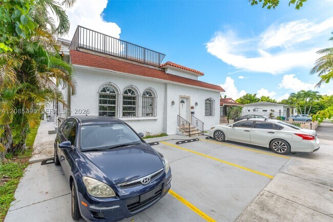 Foto del edificio - 5629 SW 7th St