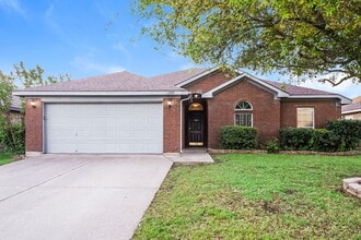 Building Photo - 1101 Marcia Ln