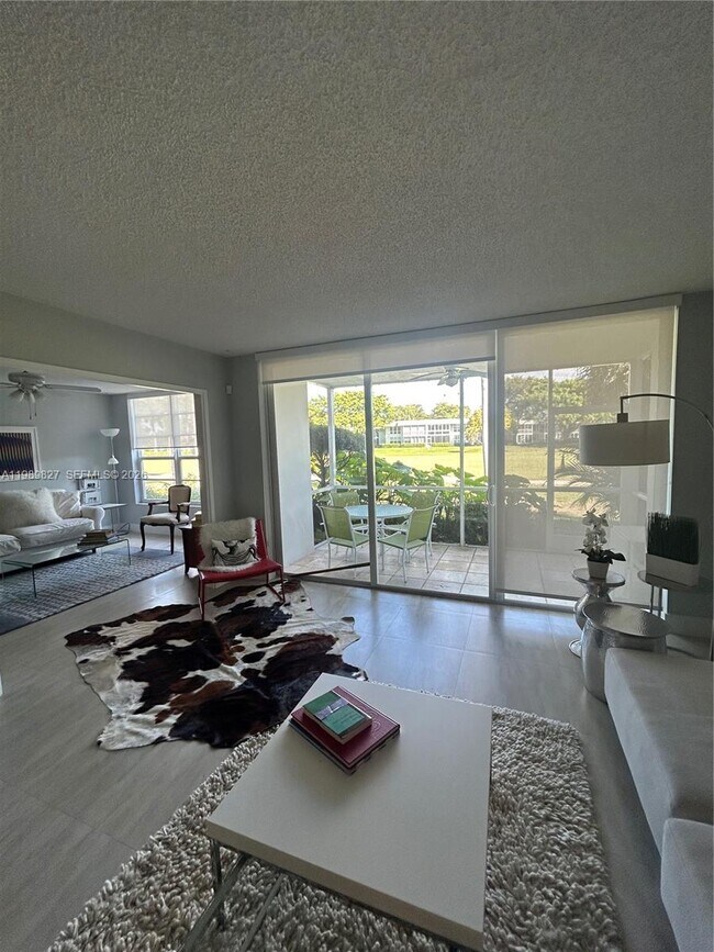 Foto del edificio - 4017 N Cypress Dr