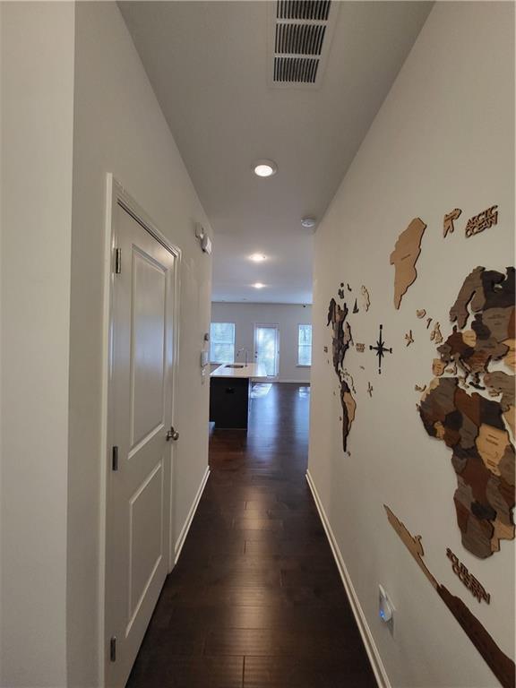 Foto del edificio - 5163 Madeline Pl