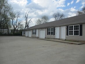 Building Photo - 9065 Pembroke Oak Grove Rd
