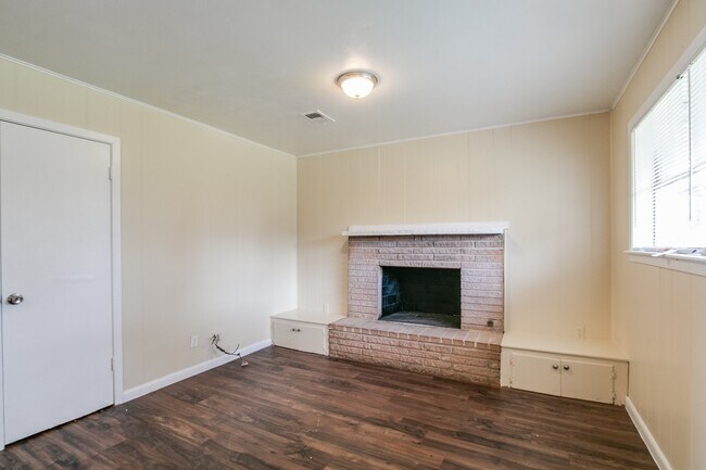 Foto del edificio - 5755 Oakham St