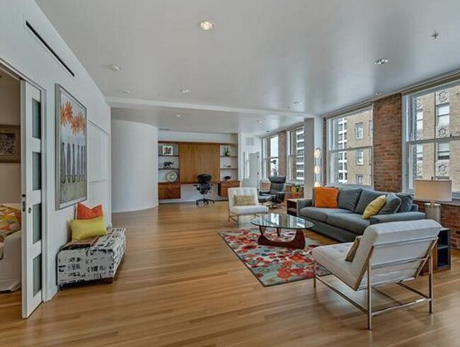 Foto del edificio - 411 W 7th St
