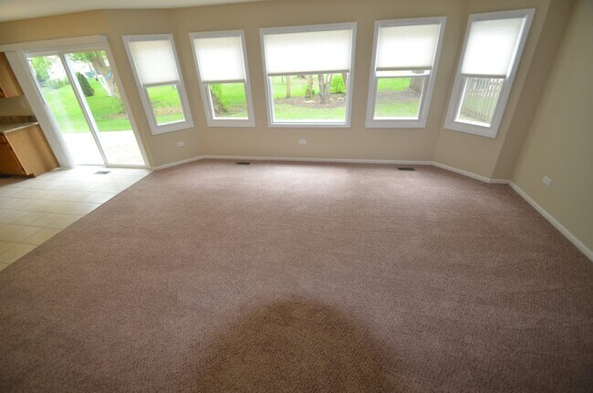 Building Photo - 5529 Barnwood Dr