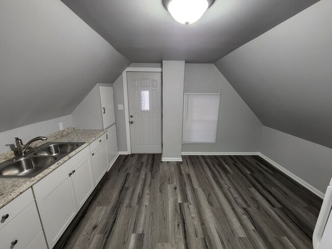 Building Photo - 204 N Military Rd