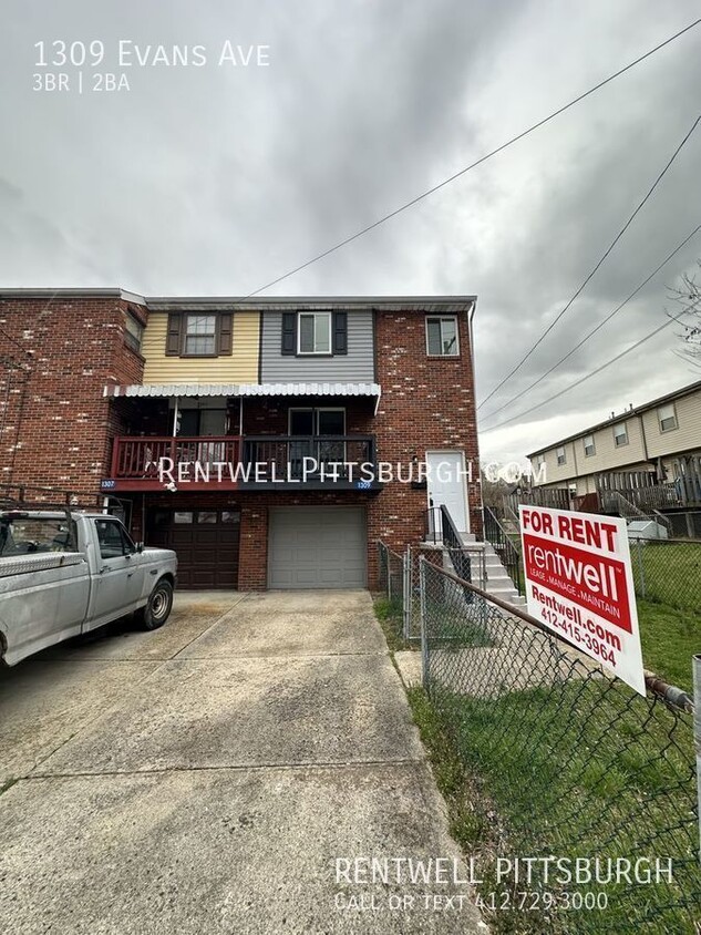 Foto principal - 3 Bedroom Home in McKeesport - Accepting S...