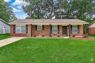 Building Photo - 2212 N Parkwood Dr