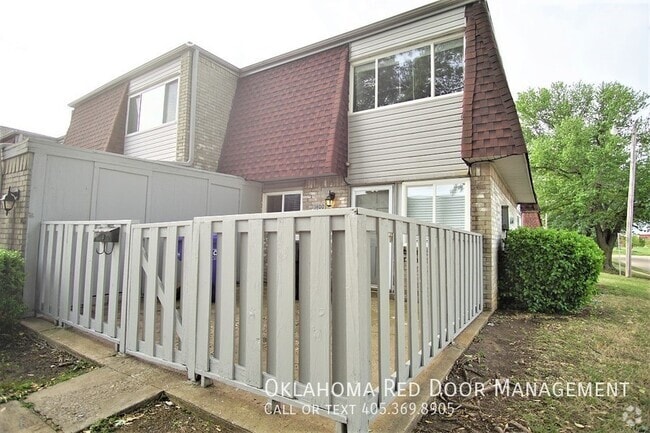 Building Photo - 1400 Bill Carrol Dr