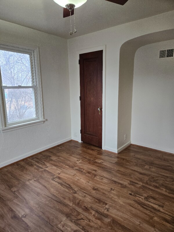 Building Photo - 212 2nd Ave W