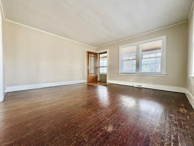 Foto del edificio - 1815 Kemble Ave