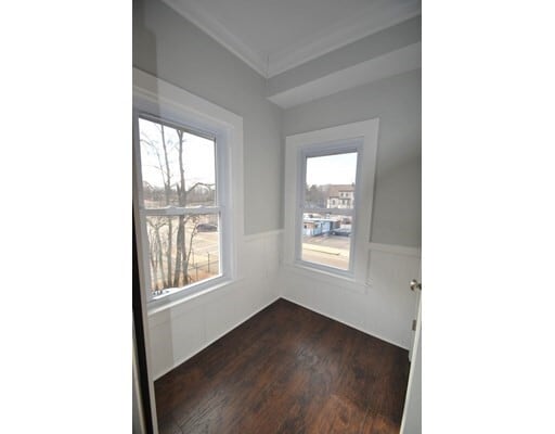 Building Photo - 692 Warren