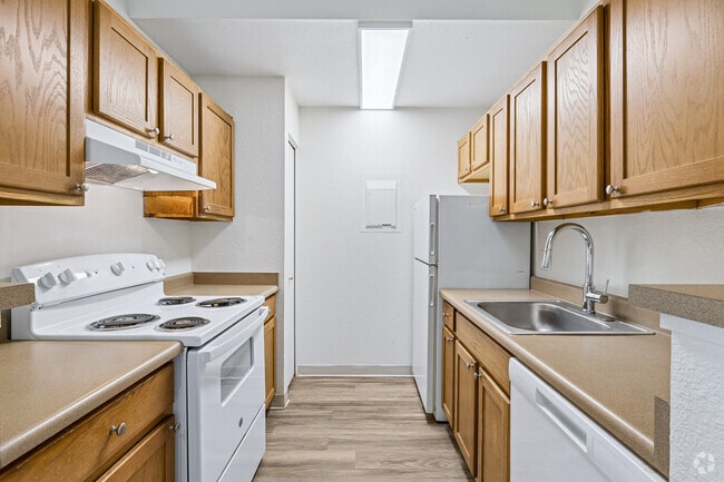 1BR, 1BA - 695SF - Kitchen - Adelaide Apartments