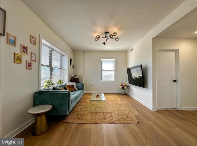 Foto del edificio - 80 New York Ave NW