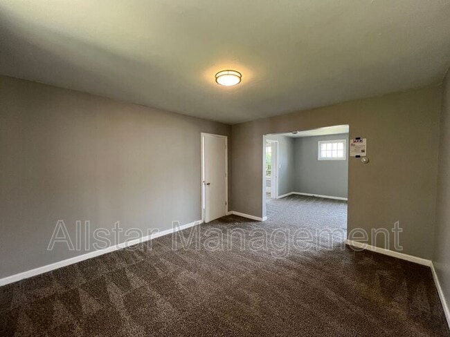 Foto del edificio - 4859 E 97th St