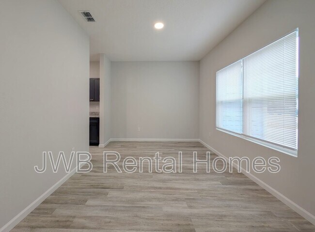 Foto del edificio - 1542 Kooling Dr