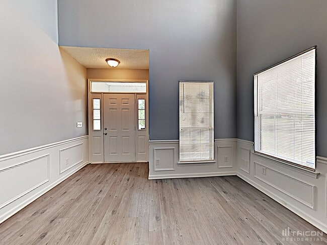 Building Photo - 115 Royal Crest Drive Columbia SC