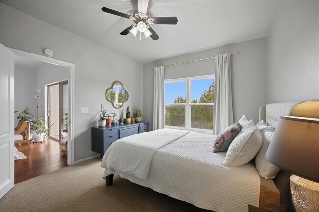Foto del edificio - 6000 Shepherd Mountain Cove