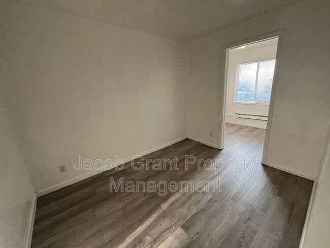 Building Photo - 575 Tiger Ave