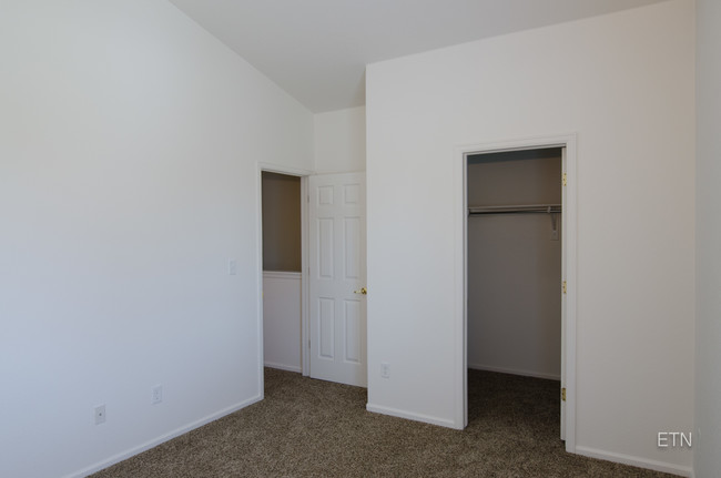 Building Photo - 2816 Arbor Dr