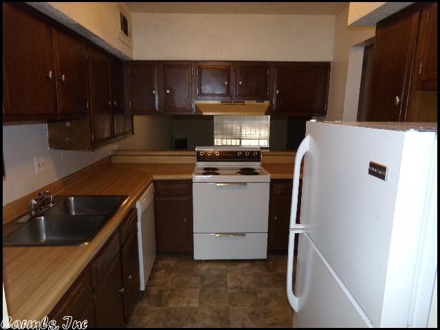 Building Photo - 1712 Sanford Dr