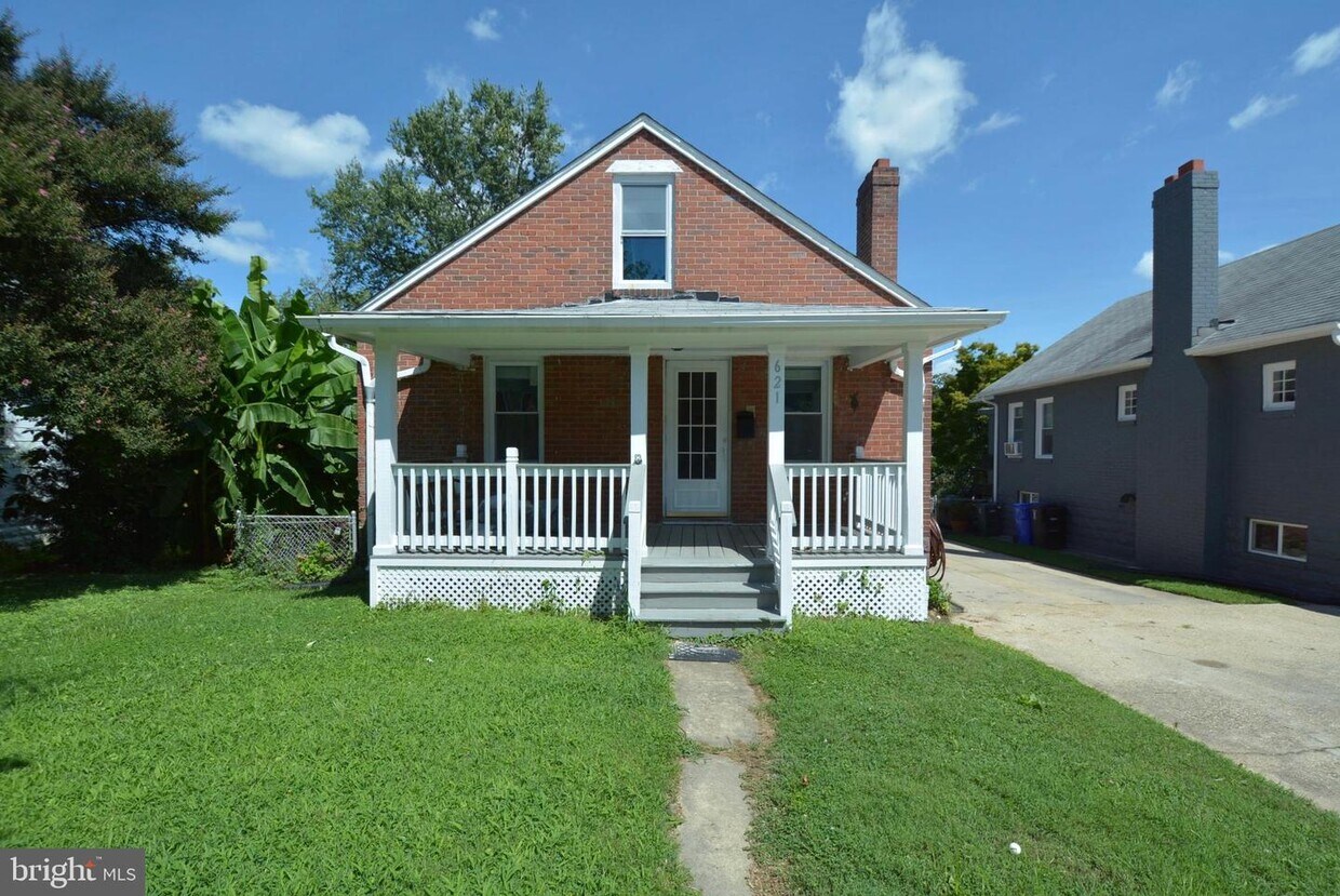Primary Photo - 621 22nd St S