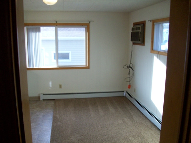 Foto del edificio - 303 4th Ave NW