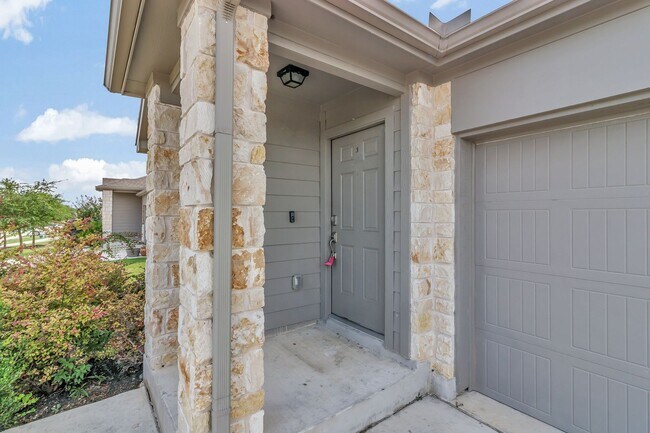 Building Photo - 21316 Quick Fox Dr