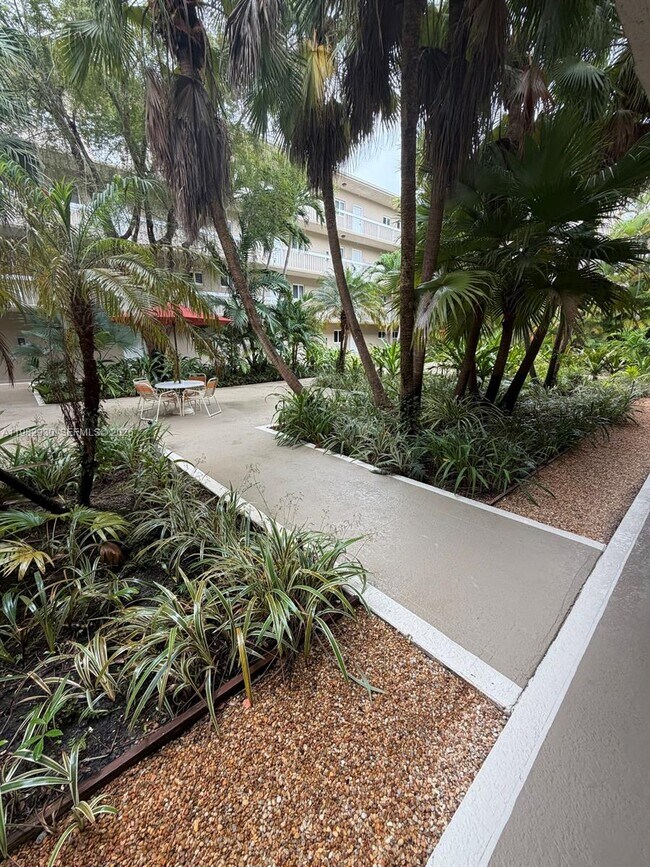 Foto del edificio - 7845 Camino Real