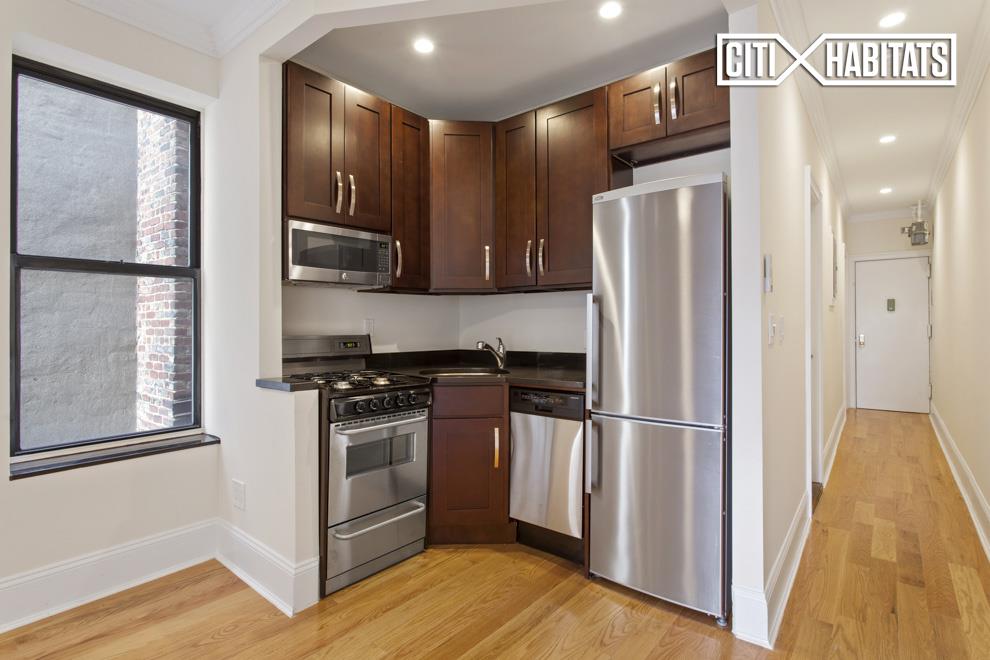 Primary Photo - 442 Lorimer St