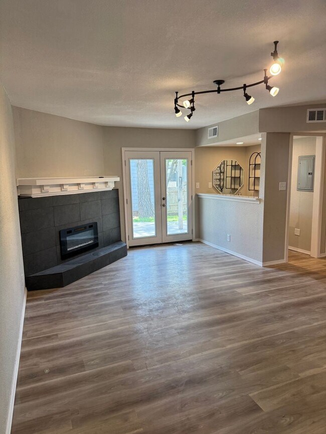 Foto del edificio - Newly renovated 3 bedroom 2.5 baths