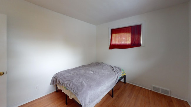 Building Photo - 33 Schubert St