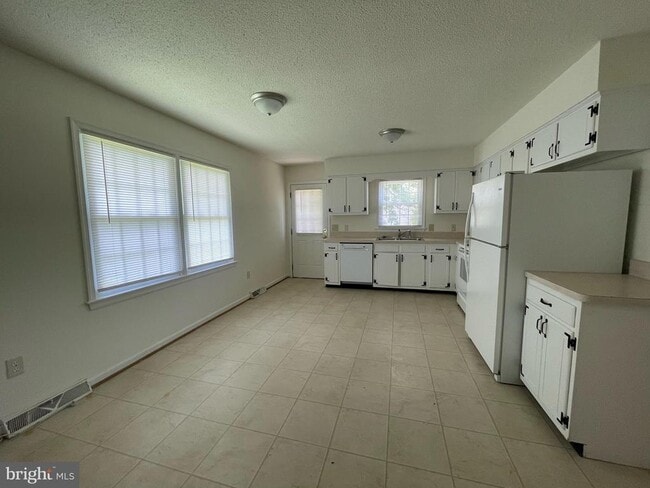 Building Photo - 5516 Bounds St