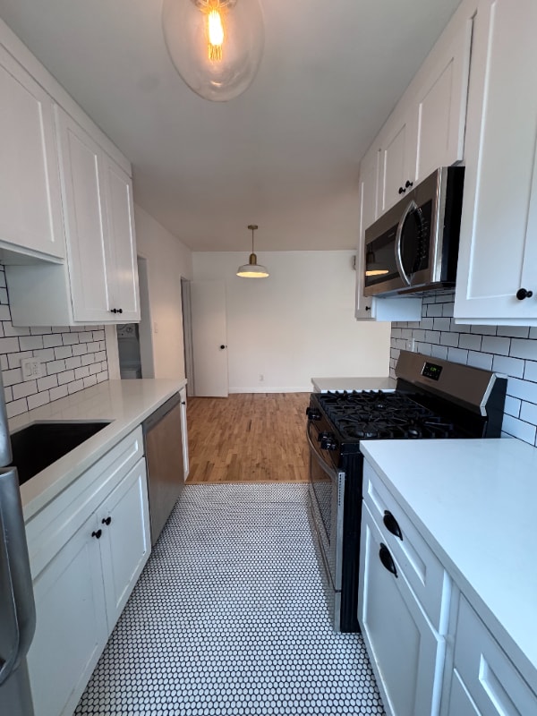 Building Photo - 821 Westmount Dr