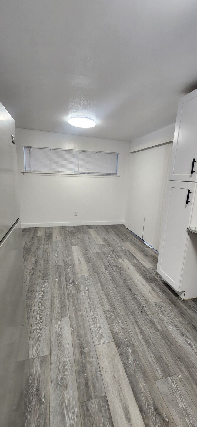 Breakfast Nook - 6919 W 74th Ave House